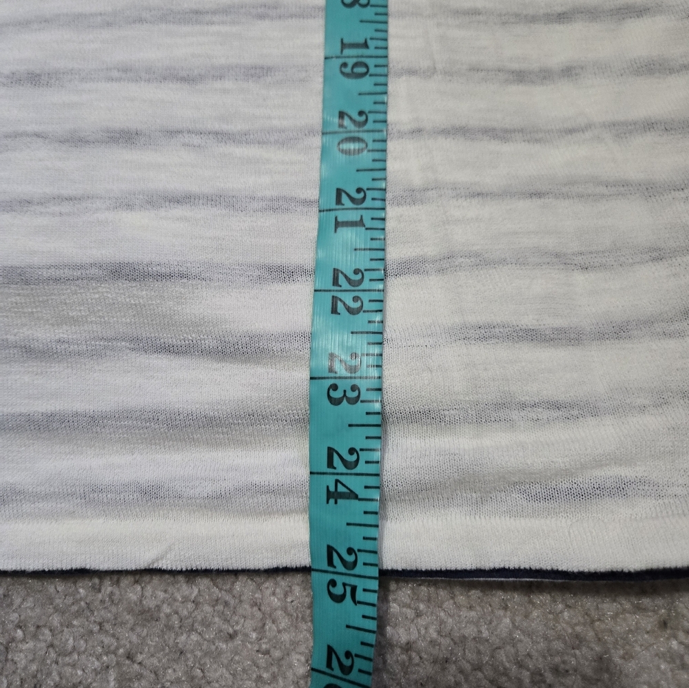 7 FOR ALL MANKIND layered Cotton Long Sleeve V Neck Top. Size Medium - Picture 8 of 10